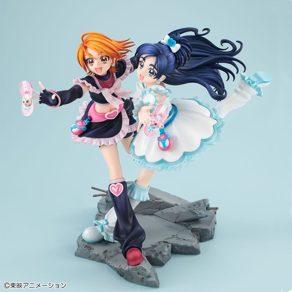 Pretty Cure Lucrea PVC Statue Cure Black & Cure White 22 cm