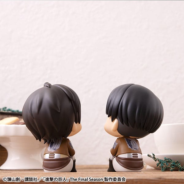 Attack on Titan Look Up PVC Statue Eren Jaeger & Levi Set (with gift) 11 cm