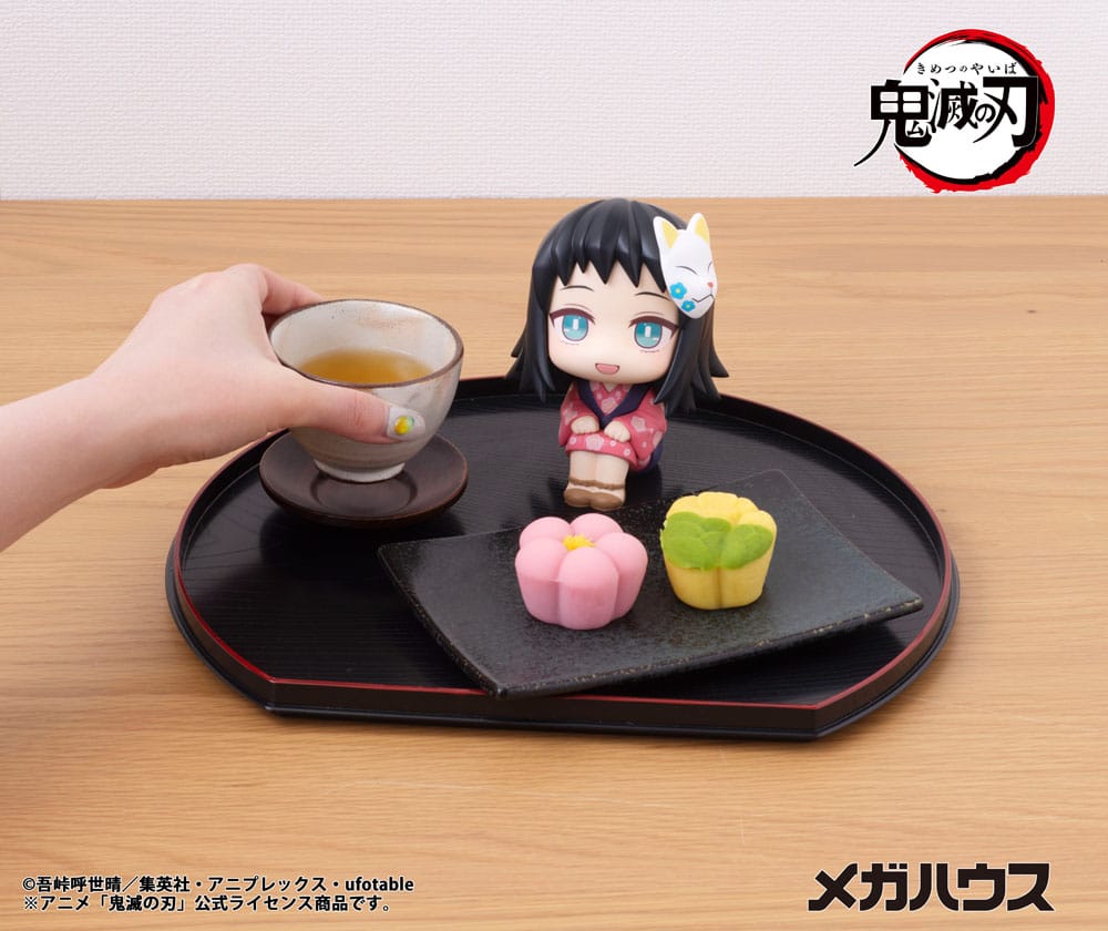 Demon Slayer Kimetsu no Yaiba Look Up PVC Statue Makomo 11 cm