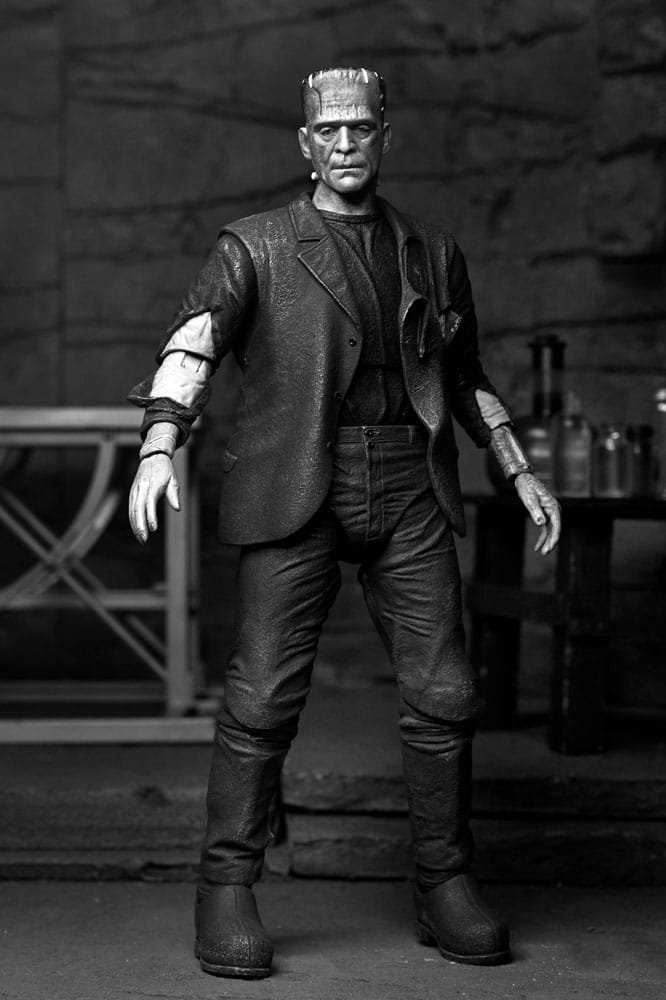 Universal Monsters Action Figure Ultimate Frankenstein's Monster (Bride of Frankenstein) (B&W) 18 cm