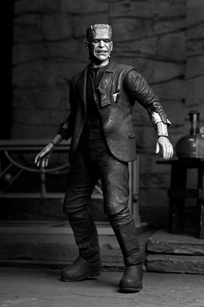 Universal Monsters Action Figure Ultimate Frankenstein's Monster (Bride of Frankenstein) (B&amp;W) 18 cm