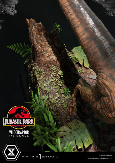 Jurassic Park Legacy Museum Collection Statue 1/6 Velociraptor Attack 38 cm