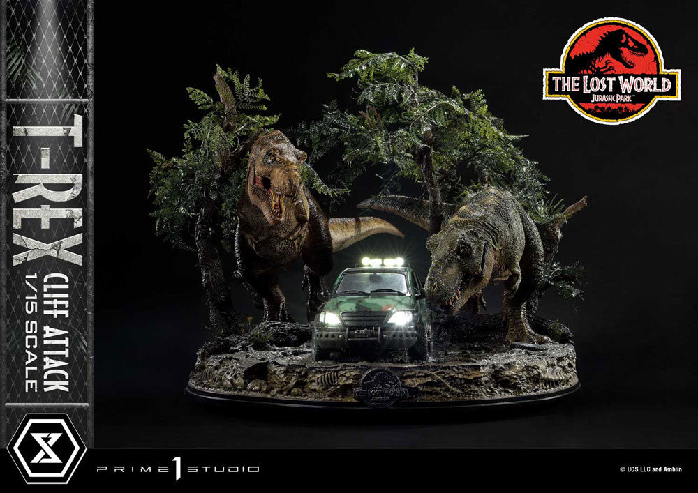 Jurassic World: The Lost World Statue 1/15 T-Rex Cliff Attack 53 cm