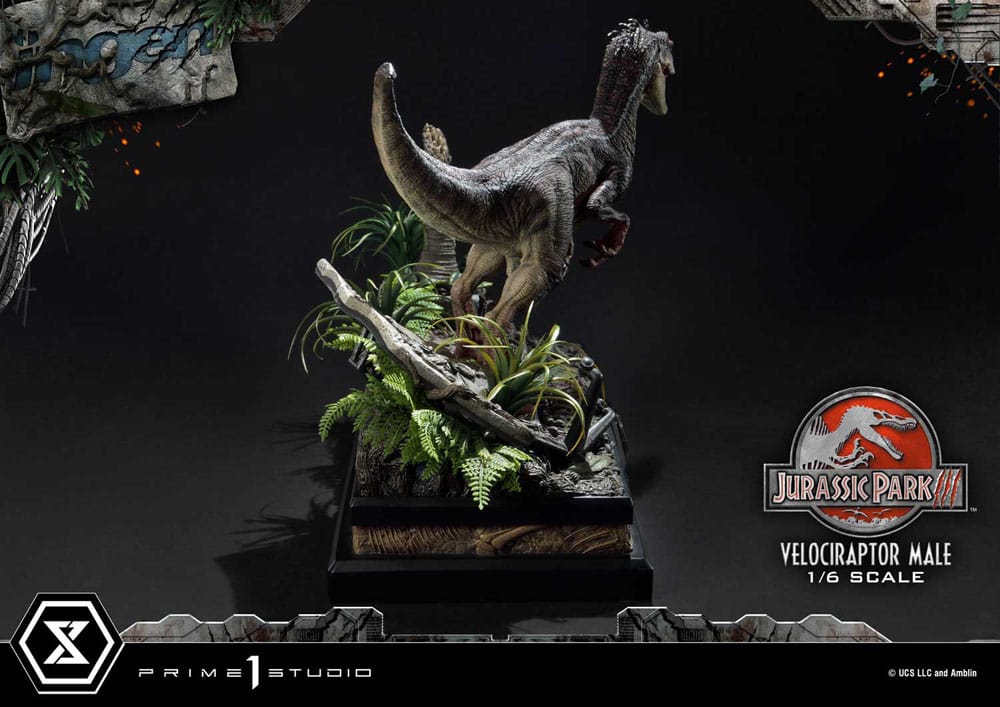 Jurassic Park III Legacy Museum Collection Statue 1/6 Velociraptor Male 40 cm