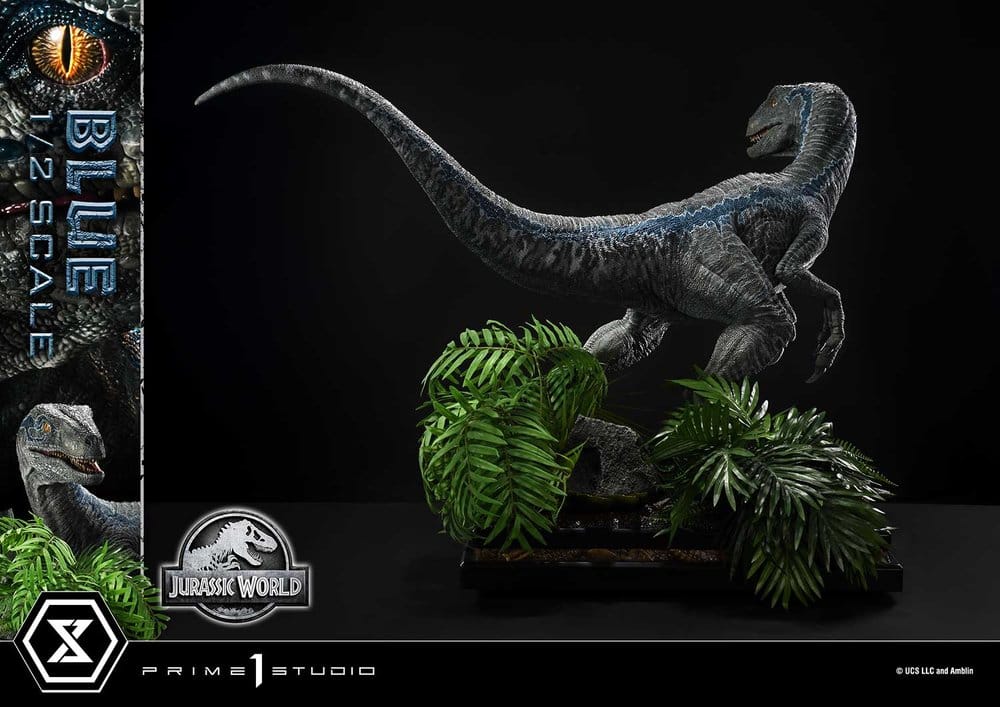 Jurassic World: Fallen Kingdom (Film) Legacy Museum Collection Statue 1/2 Blue 88 cm