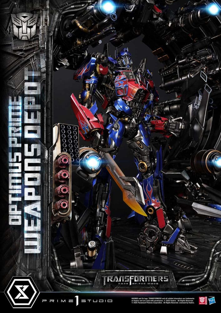Transformers: Dark of the Moon (Film) Museum Masterline Statue Optimus Prime Weapons Depot 127 cm
