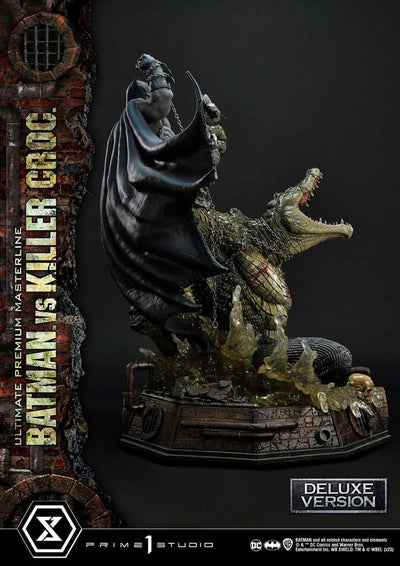 Batman Ultimate Premium Masterline Series Statue Batman Versus Killer Croc Deluxe Version 71 cm