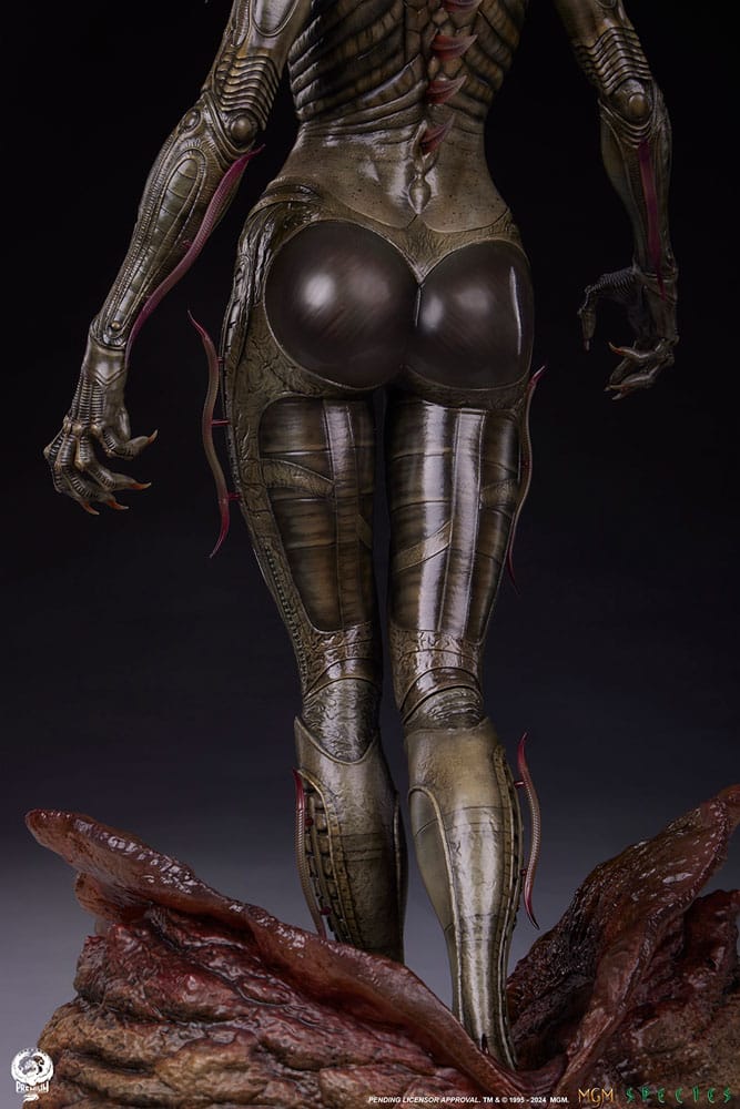 Species Statue 1/3 Sil 66 cm