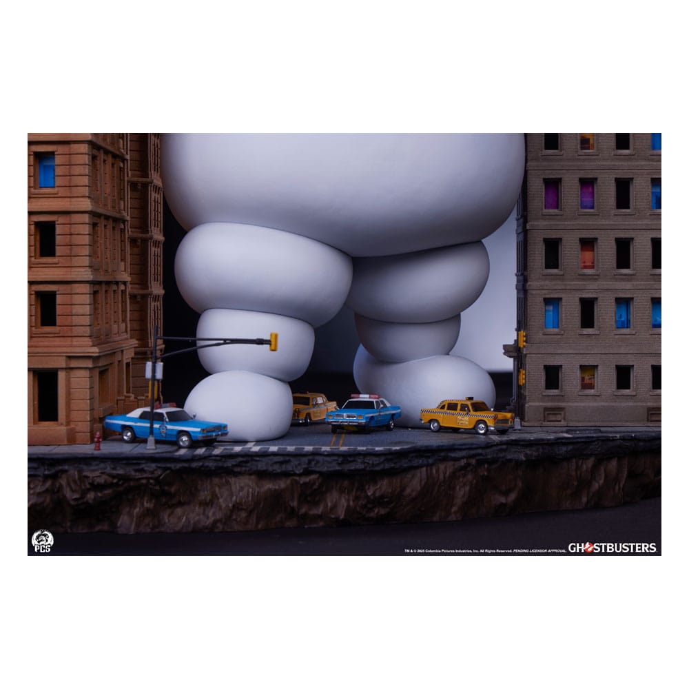 The Ghostbusters Diorama Statue Stay Puft Marshmallow Man 74 cm