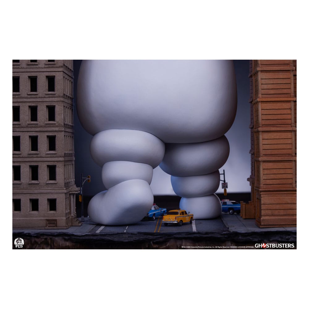 The Ghostbusters Diorama Statue Stay Puft Marshmallow Man 74 cm