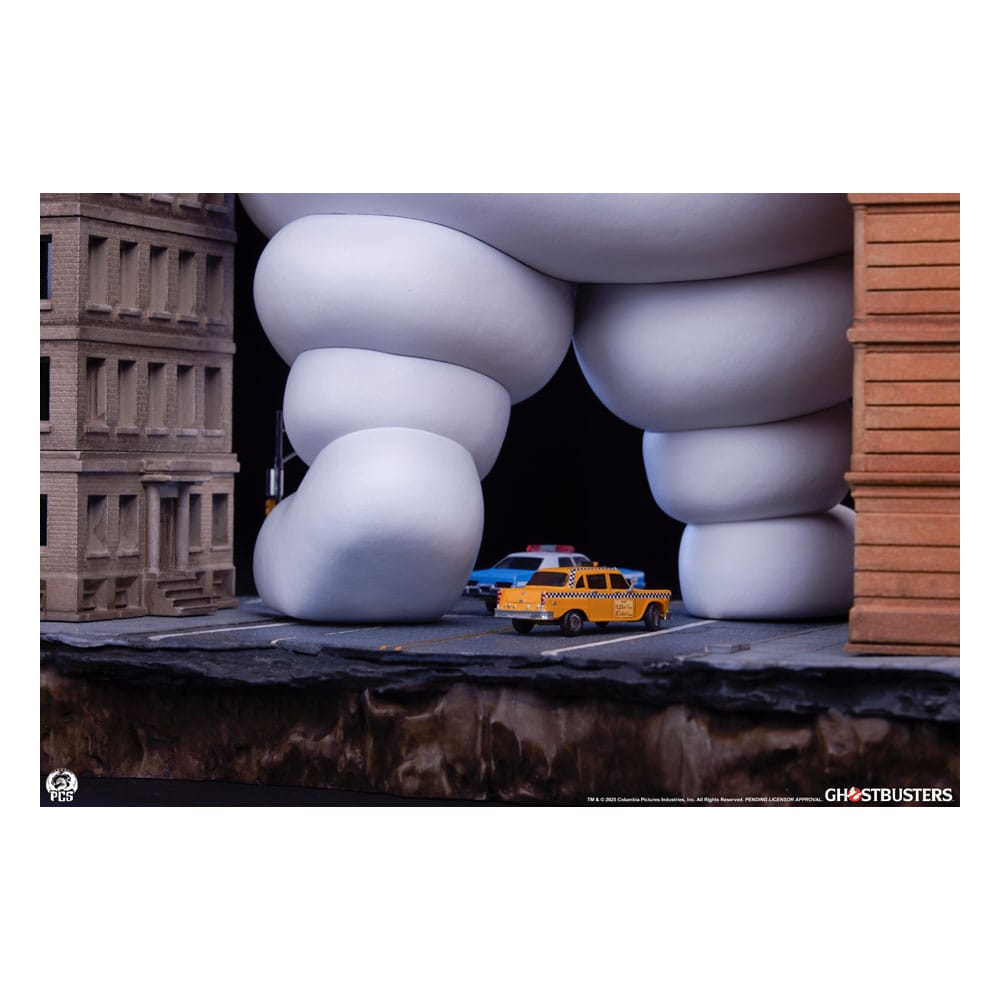 The Ghostbusters Diorama Statue Stay Puft Marshmallow Man Deluxe Edition 74 cm