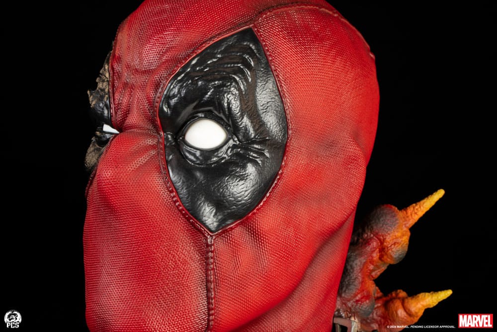 Marvel Fine Art Bust Deadpool 42 cm