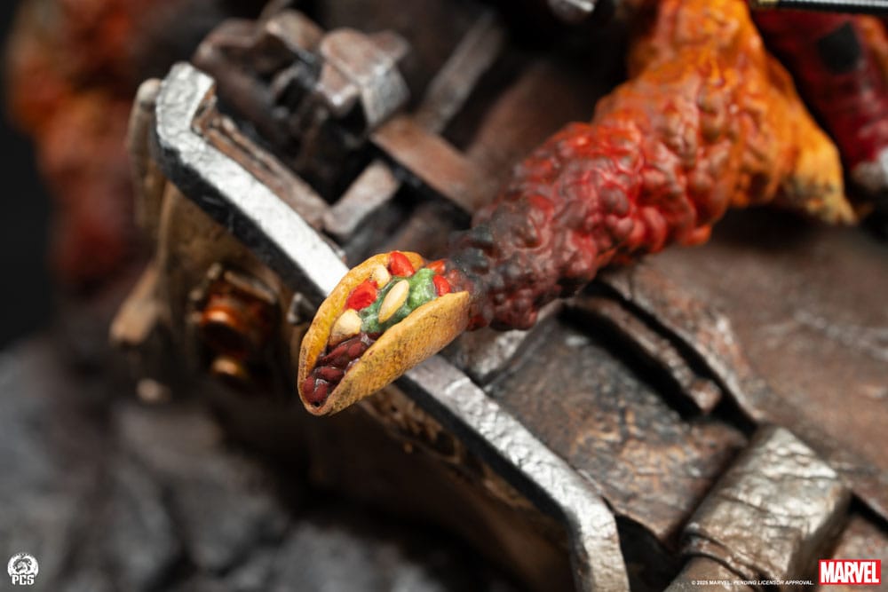 Marvel Fine Art Bust Deadpool 42 cm