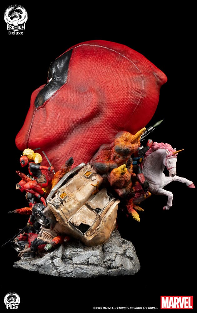 Marvel Fine Art Bust Deadpool Deluxe Edition 42 cm