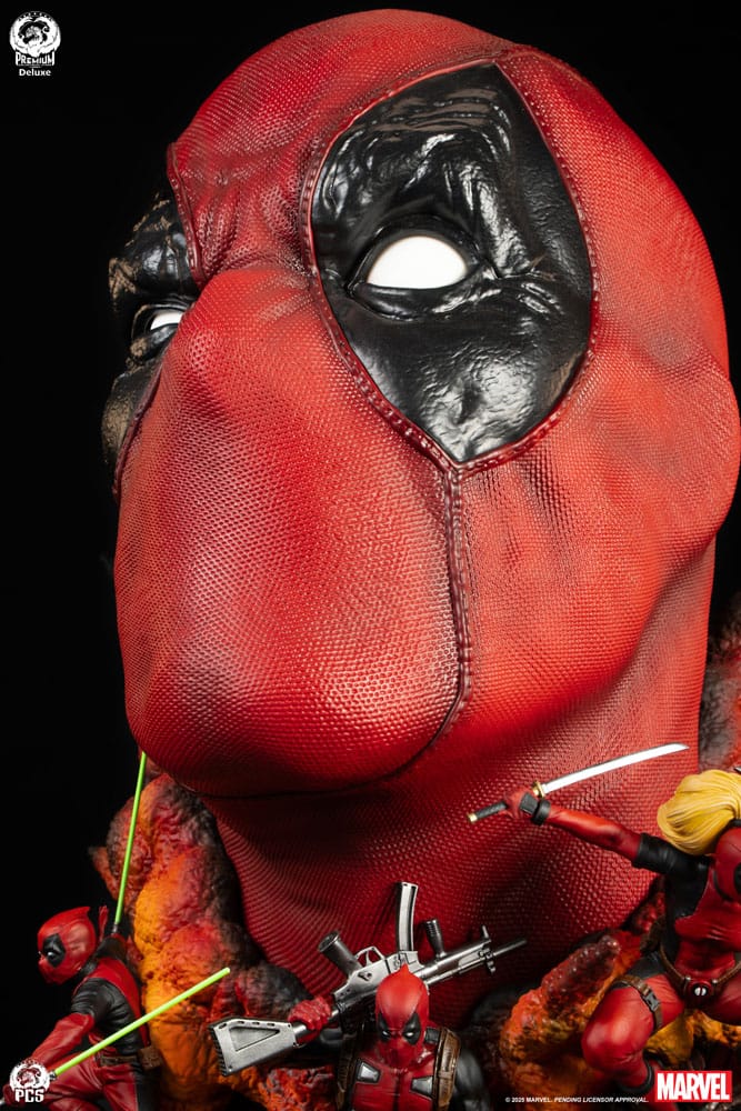 Marvel Fine Art Bust Deadpool Deluxe Edition 42 cm
