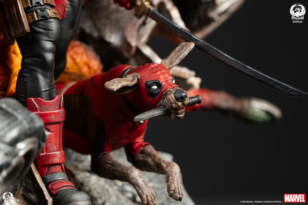 Marvel Fine Art Bust Deadpool Deluxe Edition 42 cm