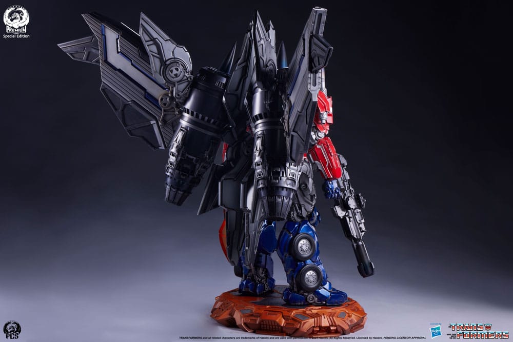 Transformers Museum Scale Statue Optimus Prime Jet Convoy Edition 87 cm