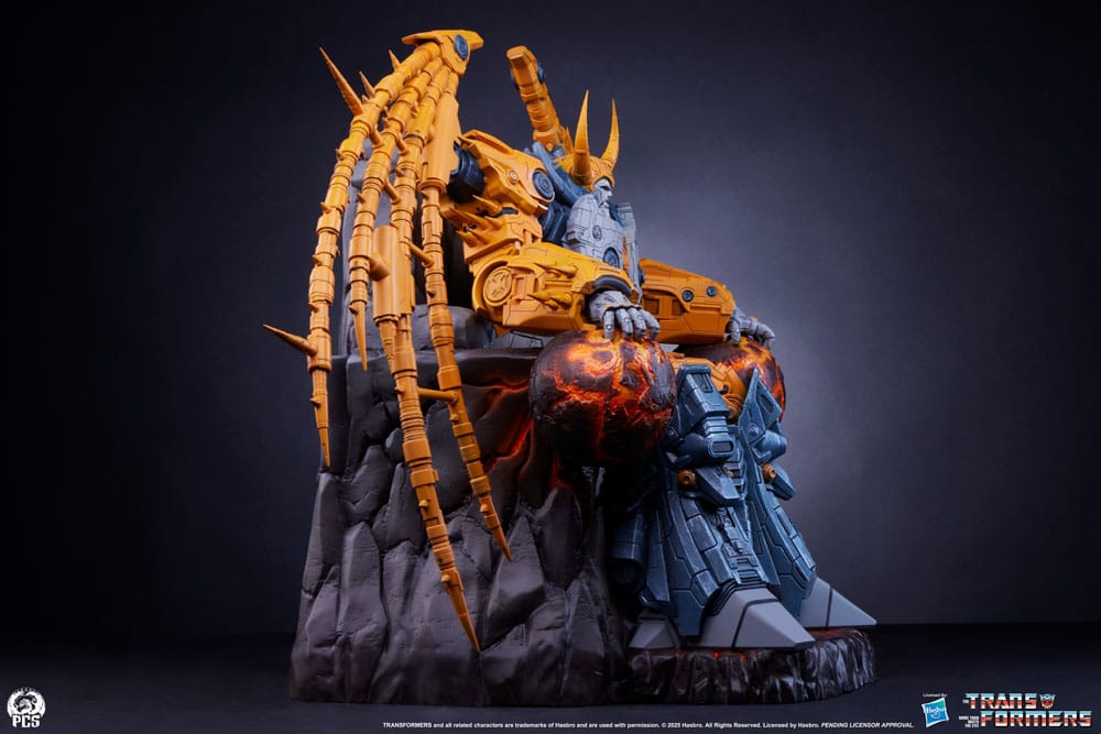 Transformers Museum Scale Statue Unicron 61 cm