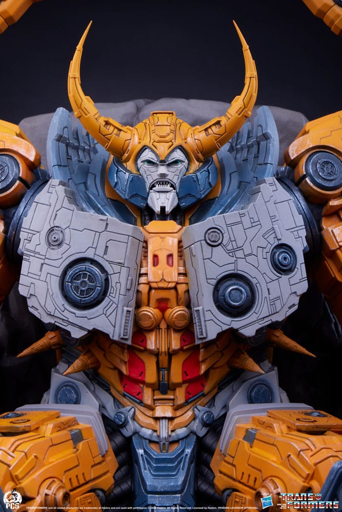 Transformers Museum Scale Statue Unicron 61 cm