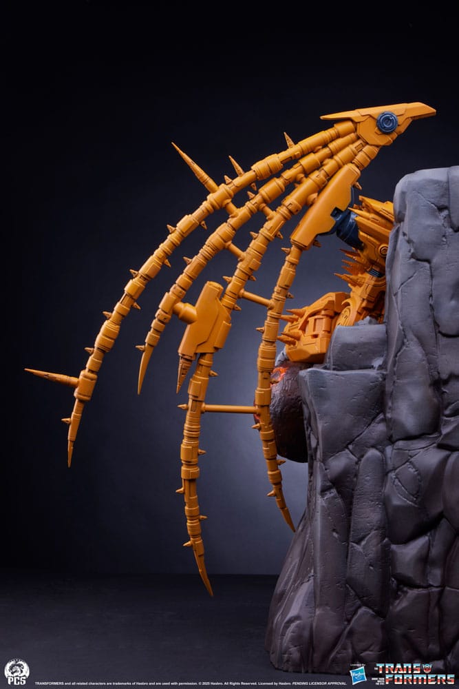 Transformers Museum Scale Statue Unicron 61 cm