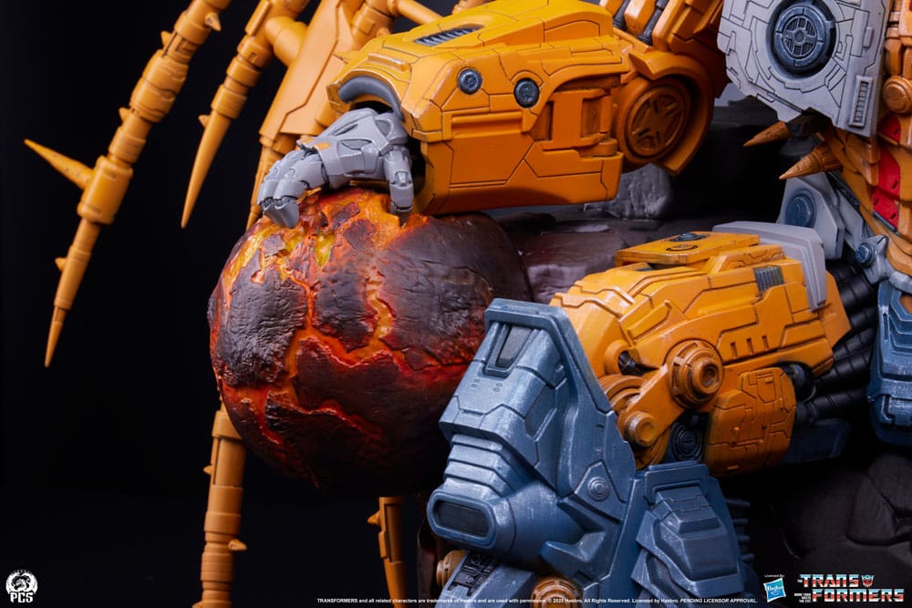 Transformers Museum Scale Statue Unicron 61 cm