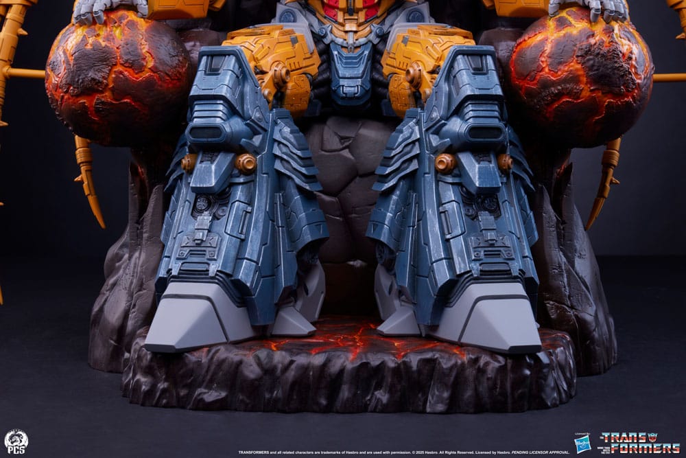 Transformers Museum Scale Statue Unicron 61 cm