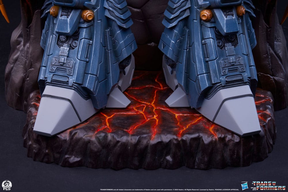 Transformers Museum Scale Statue Unicron 61 cm