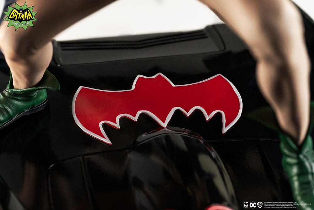 DC Comics PVC Diorama Statue 1/8 Batman &amp; Robin 1966 23 cm - Damaged packaging