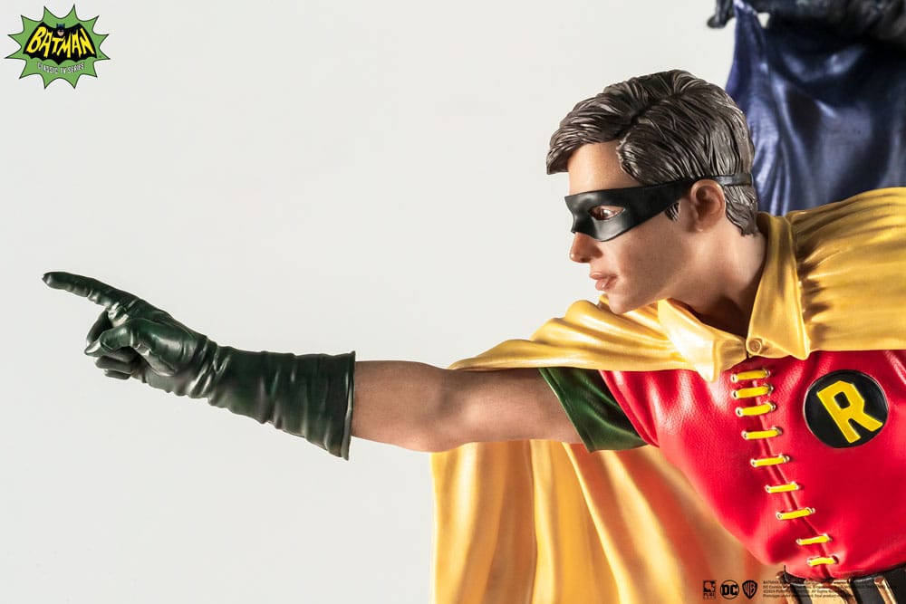 DC Comics PVC Diorama Statue 1/8 Batman &amp; Robin 1966 23 cm - Damaged packaging