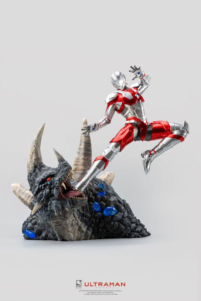 Ultraman Statue 1/4 Ultraman vs Black King 61 cm - Damaged packaging