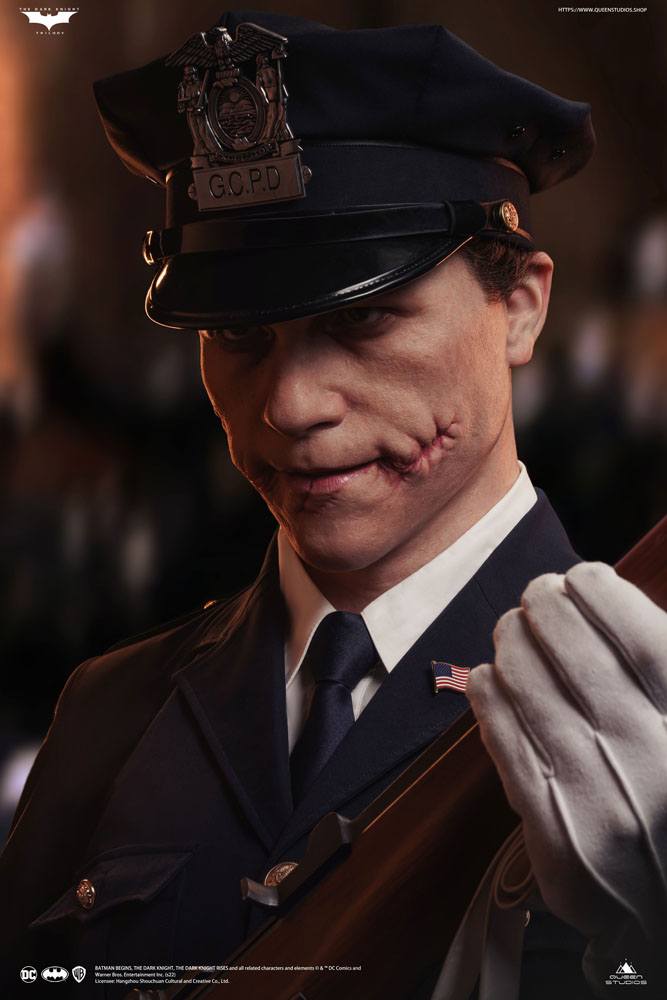 The Dark Knight Bust 1/1 The Joker (Police Uniform) 87 cm