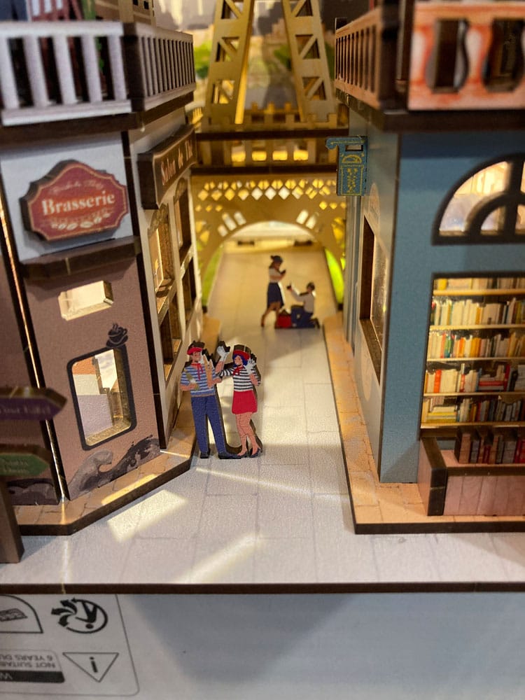 Paris Tiny Adventures Book Nook Mini Diorama 23 cm