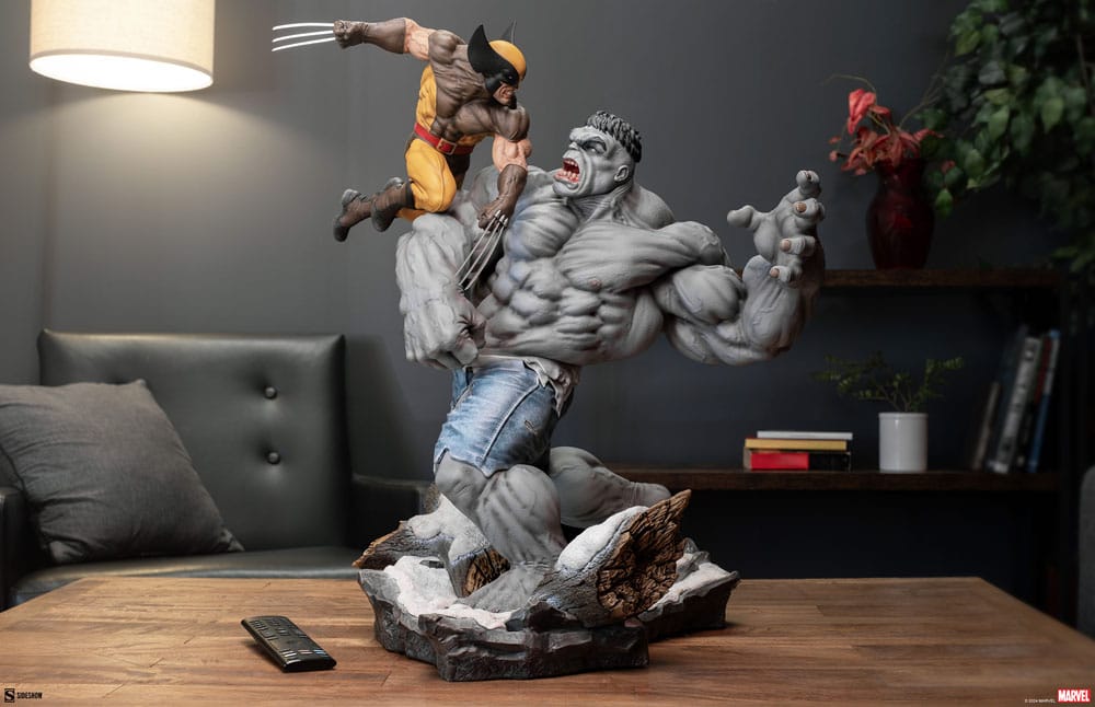 Marvel Statue Grey Hulk vs Wolverine 58 cm