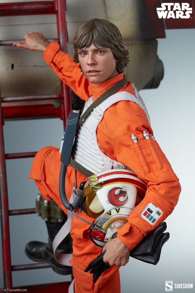 Star Wars Premium Format Statue Luke Skywalker & X-Wing: Red Five, Standing By 76 cm