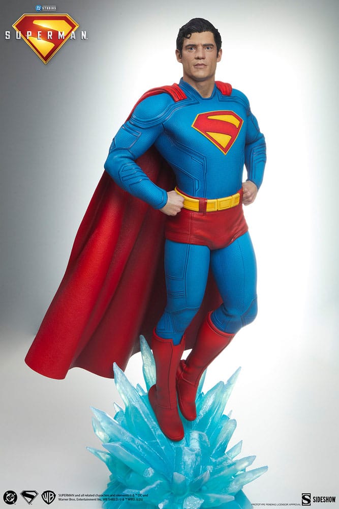 Superman (2025) Premium Format Statues Superman 61 cm &amp; Krypto 23 cm Bundle (2)
