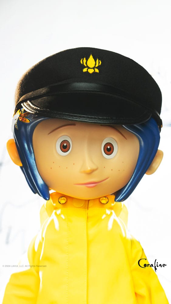 Coraline Supersize Vinyl Action Figure Coraline (Button Eyes) 40 cm