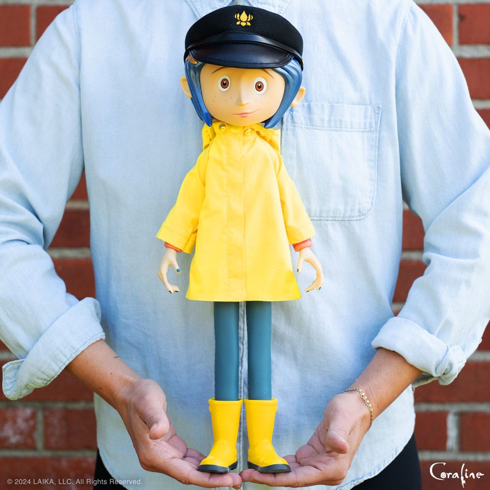 Coraline Supersize Vinyl Action Figure Coraline (Button Eyes) 40 cm