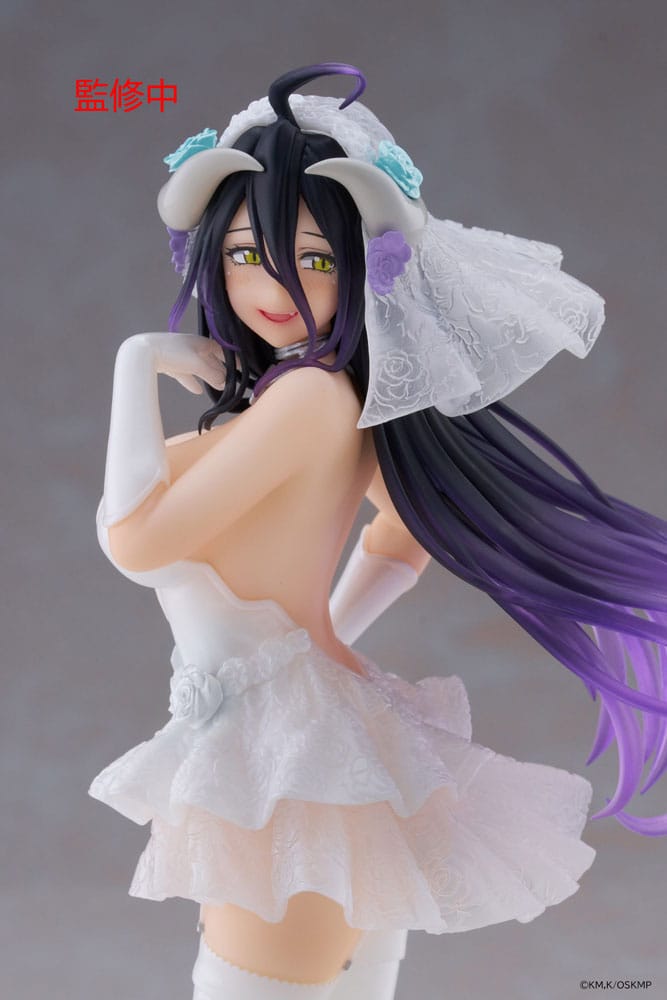 Overlord Coreful PVC Statue Albedo Wedding Ver. 18 cm   - Damaged packaging