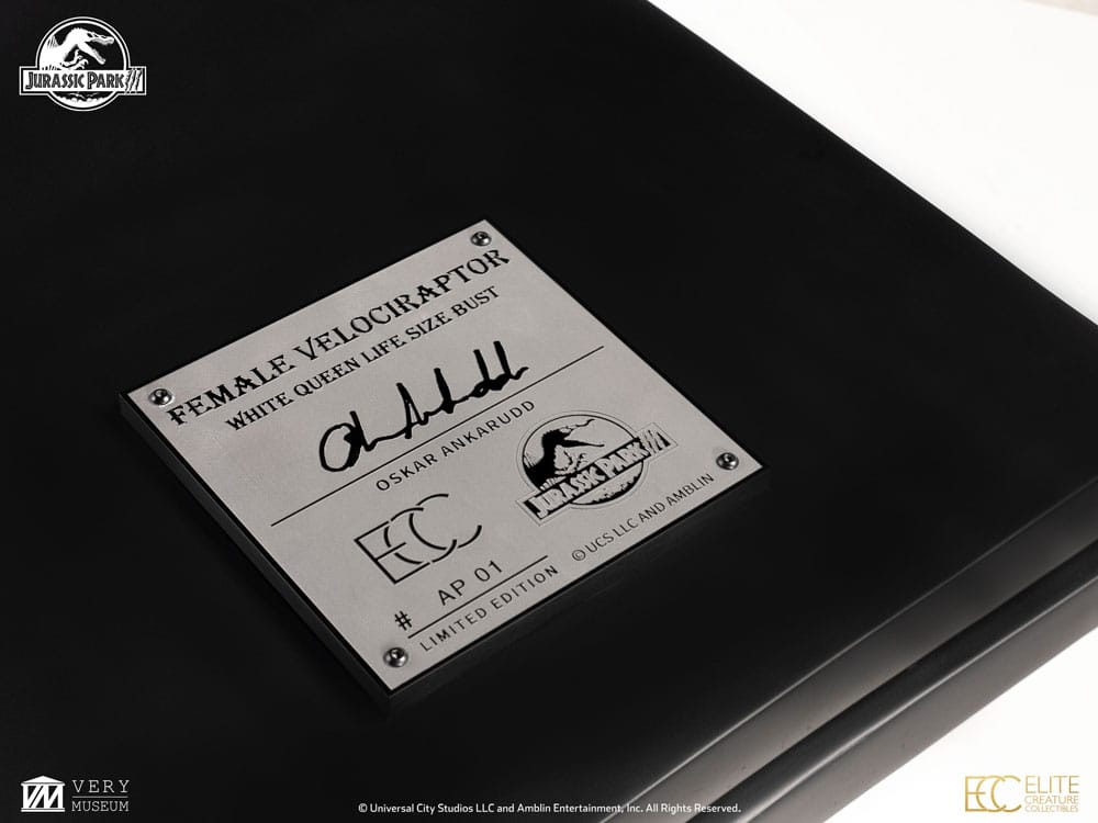 Jurassic Park III Bust Female Velociraptor White Queen 75 cm