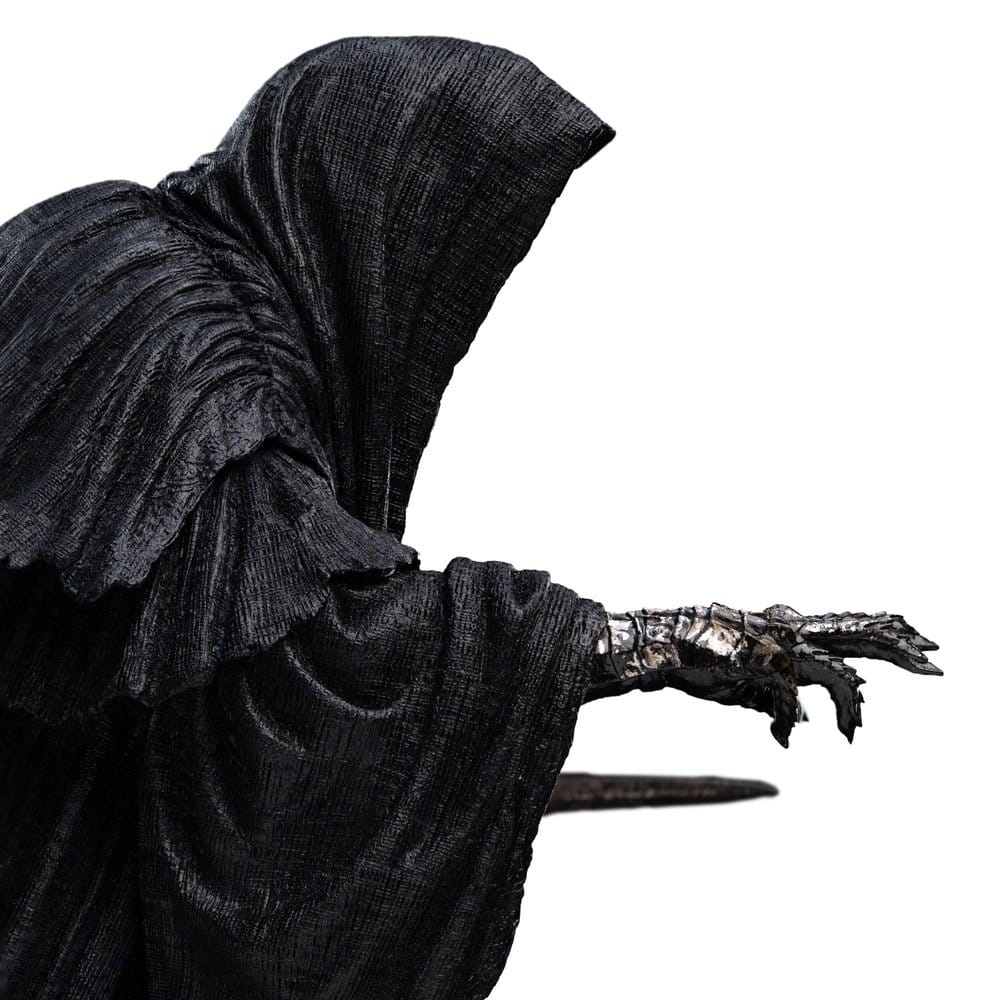 The Lord of the Rings Trilogy Mini Statue Ringwraith at the Prancing Pony 18 cm