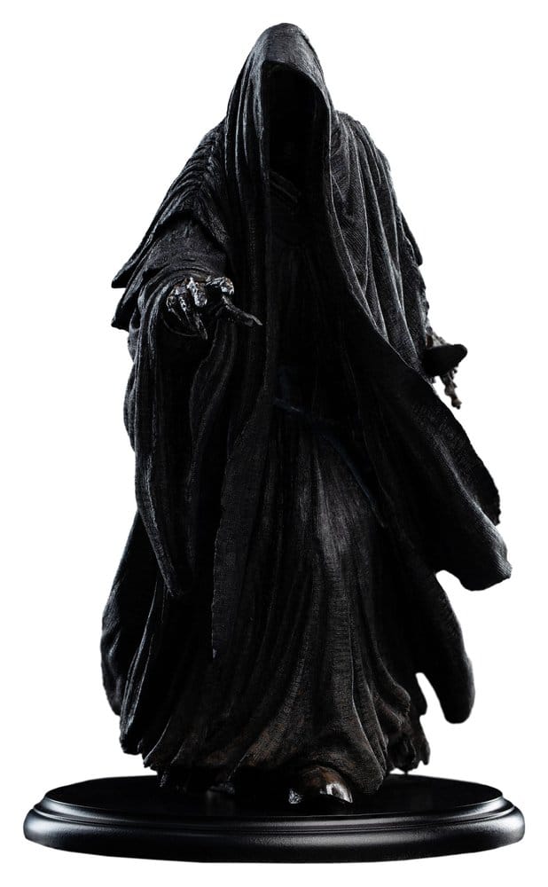 The Lord of the Rings Trilogy Mini Statue Ringwraith at the Prancing Pony 18 cm