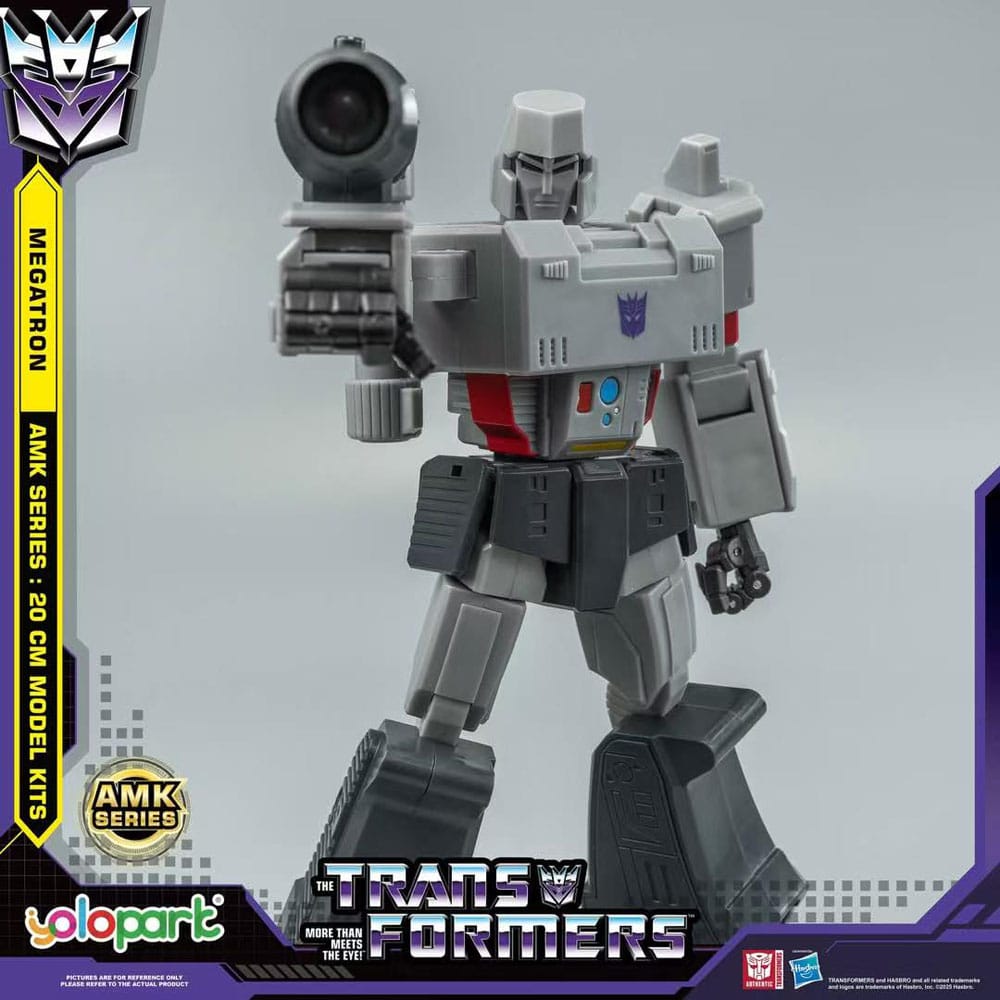 Transformers Generation One AMK Series Plastic Model Kit Megatron 20 cm